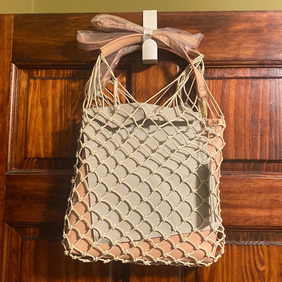 NWT LIKE DREAMS Removable Macrame Overlay Vegan Leather Blush Pink Shoulder Bag - Picture 4 of 7